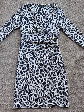 Ralph Lauren Gray/White Printed Wrap-Style Dress Size 6